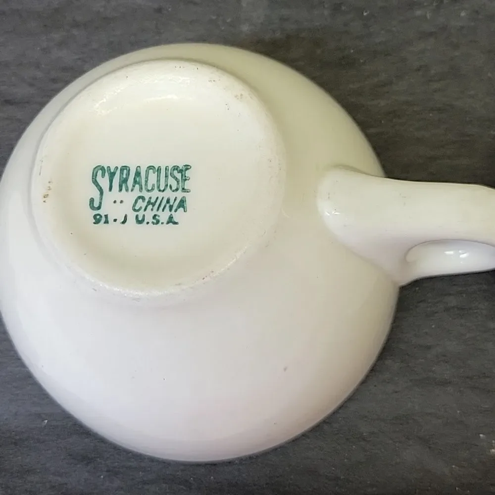White‎ Teapot With 2 Syracuse China Cups